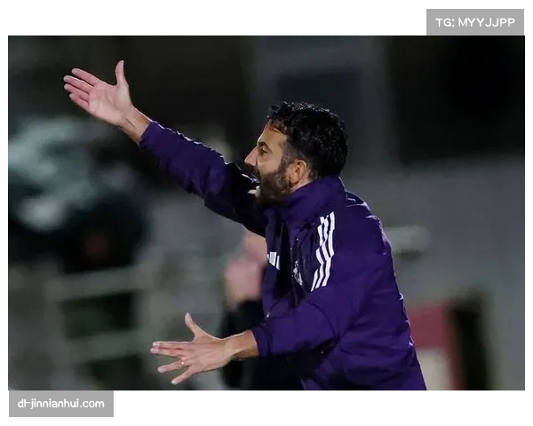 斯洛特谈弗林蓬伤后恢复：期待他尽快回归赛场